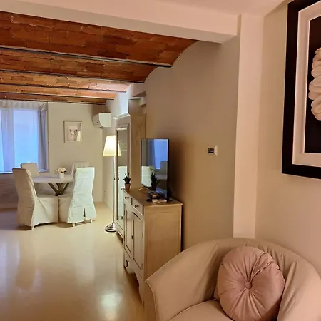 Cozy & Charming Florentine Hideaway By Oteego Appartement