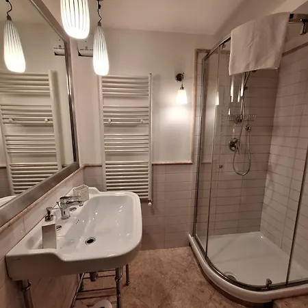 Apartment Cozy & Charming Florentine Hideaway By Oteego Florence